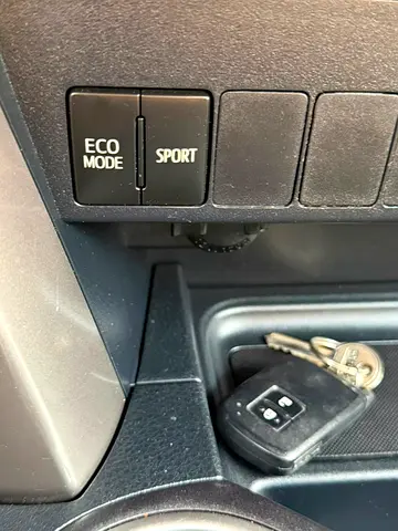 2016 Toyota RAV 4 — фото 16