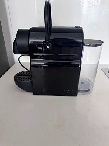 Nespresso Inissia D40 Coffee Machine