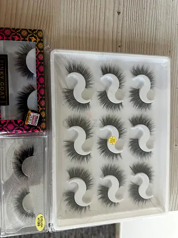 Lashes