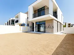 Type B 4BR+M Semi-Detached Villa | Close to Pool