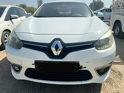Renault Fluence LE 2017 GCC Specs Full options sun roof cruise control enroid system reverse camera