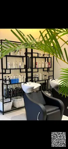 A great investment opportunity to own a fully equipped ladies’ salon in a prime and highly desirable location in Muwaileh, Sharjah. The salon is full