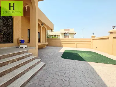Modern 4BR Villa Private Parking