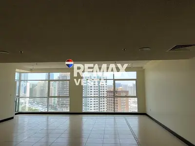 Ready to Move in | Spacious Layout | Premium Location