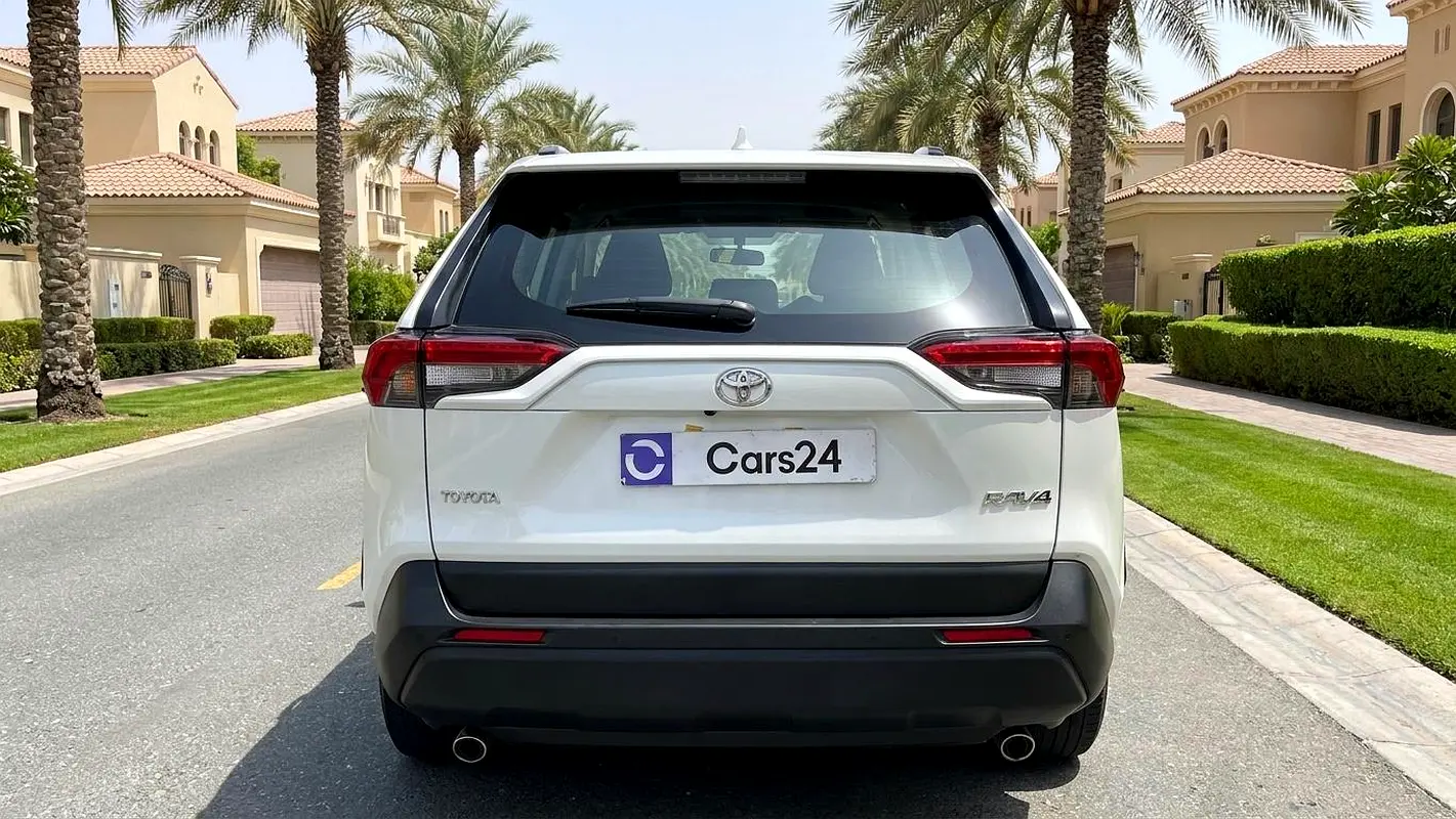 تويوتا راف 4 2024