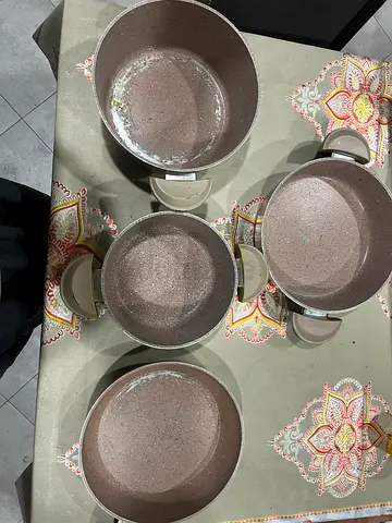 4-piece non-stick pot and pan set - used, good condition