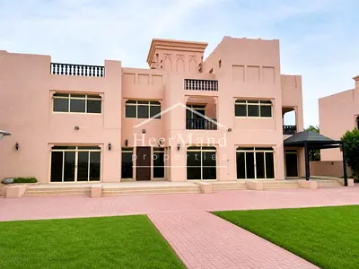 BEACH FRONT - MAJESTIC FAMILY VILLA - LARGE GARDEN
