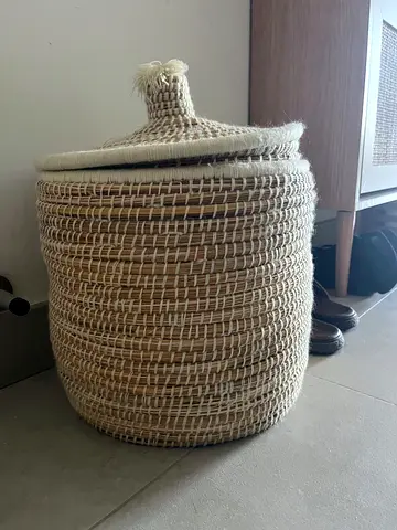 Moroccan Rattan Basket/Bucket – Handmade in Morocco - Handwoven Seagrass Storage Basket with Lid