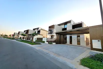 5BR + Maid’s Villa | Prime Location | Vacant