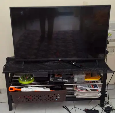 LG 45-inch LED TV in good working condition with remote