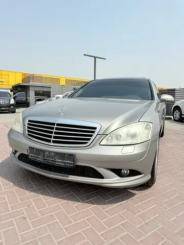 Mercedes-Benz S-Class S 350 2009 GCC Specs - Well Maintained Luxury SedanMercedes s c