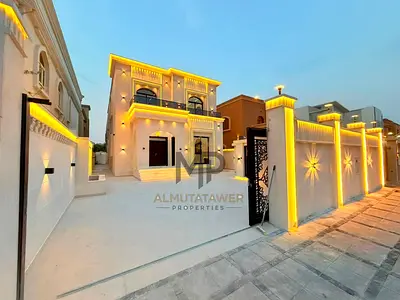A villa at a bargain price, suitable for both private and commercial use, located on a main street and close to all services. Freehold ownership avail