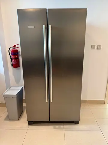 Siemens side by side fridge and freezer new model slightly used