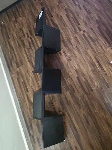Corner shelf wall