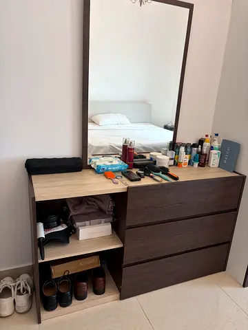 King bed 180*200 with matress , 2 bedsider and Dressing Table with Large Mirror and - Dark Wood
