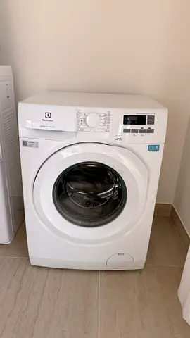 Electrolux 7kg Front Load Washing Machine — EW6F5722BB (Brand New, Unused)