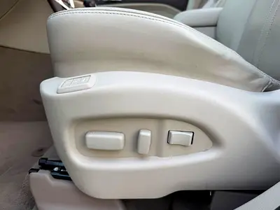 2012 Cadillac SRX — миниатюра 16