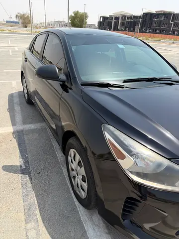 2018 KIA RIO 照片 2