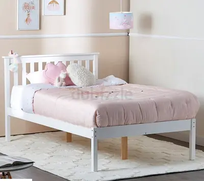 Single bed with matress