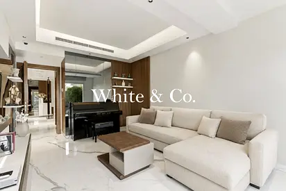 Upgraded|Corner plot|Opposite Pool & Park