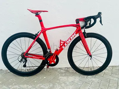 Road bike full carbon look