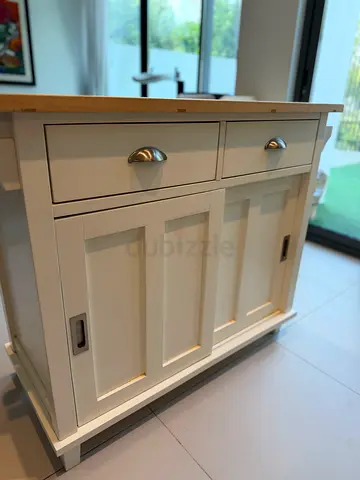 Kitchen island