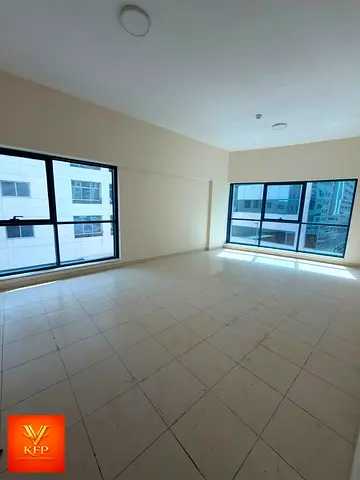 2 BHK AVAILABLE BIG SIZE PRIME L0CATI0N NICE VIEW READY T0 M0VE WITH BALC0NY