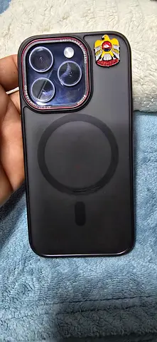 iPhone 15pro tdra with MagSafe-compatible case (good condition)
