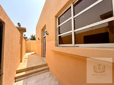 Western Style Master 3 Br Mulhlaq With Private Front Yard Big Backyard Nice Washroom-Khalifa City A