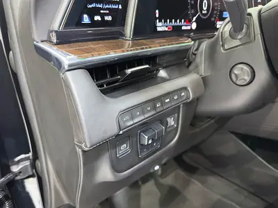 2021 Cadillac ESCALADE 照片 11