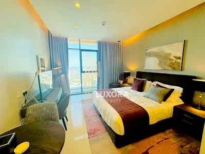 Furnished Studio | High Floor | Canal & Community View