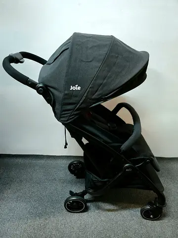 Joie Tourist Lightweight Pushchair Compact travel stroller in good condition