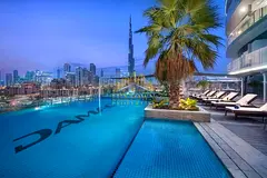 Luxurious-Well maintained-Near Park-High Floor