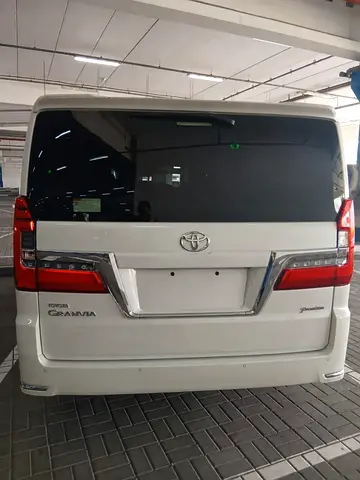 صورة 4 لـ 2023 Toyota GRANVIA