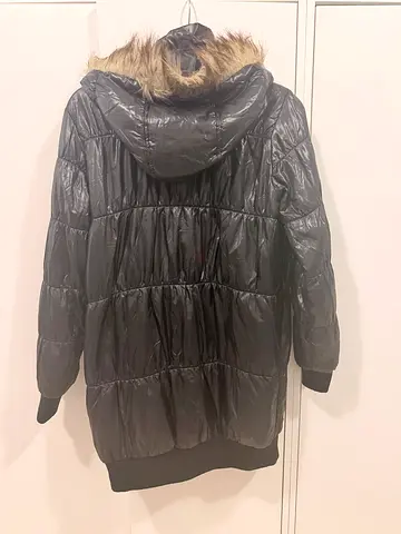 Black women's puffer coat with faux fur hood -good condition