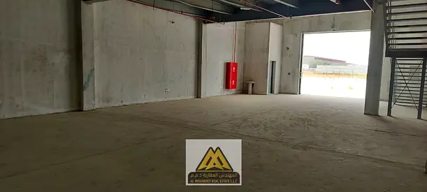 فرصة مميزة لأصحاب الأنشطة التجارية والصناعية الباحثين عن مستودع واسع بموقع عملي في الجرف الصناعية 3 – عجمان.