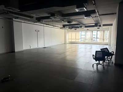 CHILLER FREE. SEMI FITED. OFFICE 2098/SQFT. RENT. 292320/AED CLOSE TO METRO STATION. AL GHAROUD AREA