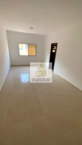 استديو مطبخ منفصل مساحة واسعة جدا  بمنطقة الجرف 2 بجوار مدرسه الاقصي وقريب من مركز دلتا السعر 20.000 علي 4 دفعات  تأمين كاش او بعد شهر بقيمة 2000 درهم