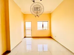Spacious 1bhk Available With Close Kitchen 55k