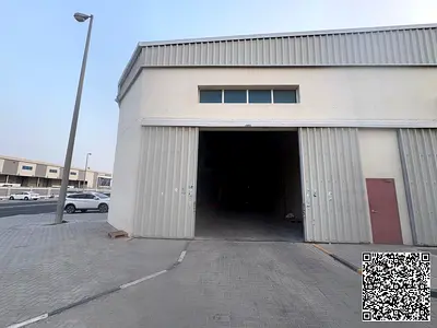 صناعية للبيع/4 مستودعات/تملك مواطنين و خليج فقط/موقع استراتيجي/دخل مميز و قابل للزيادة/سعر مميز