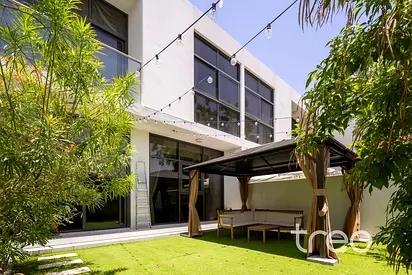 Single Row | Unfurnished | Vacant on Transfer