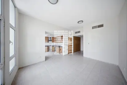 Corner Unit | Near Metro | Balcony