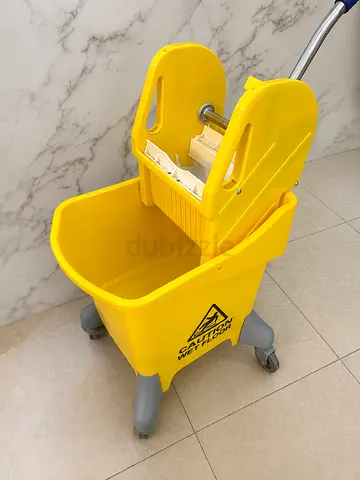 Commercial Mop Bucket with Wringer – Pre-Owned