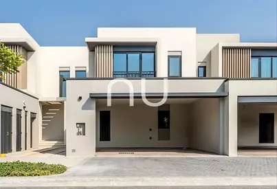 EXCLUSIVE | Single Row |Next to Pool and Amenities