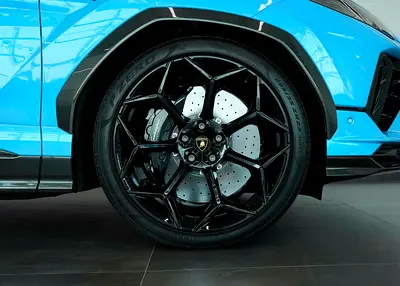 صورة 4 لـ 2023 Lamborghini URUS