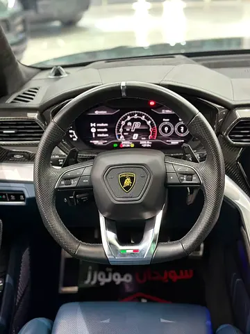2022 Lamborghini URUS — миниатюра 12