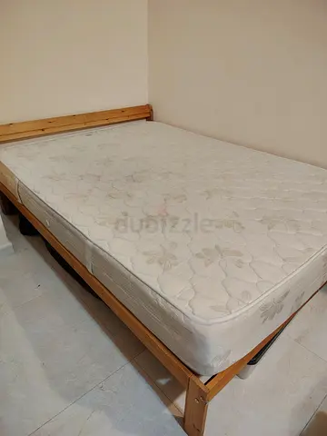 NEIDEN, Ikea bed frame + sleep confot mattress — 140 x 200 cm