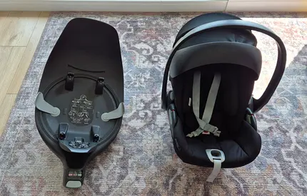 Cybex Cloud T with ISOFIX/base Z2 - good condition