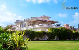 SIGNATURE VILLA | BEACHFRONT LIVING | VACANT