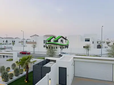 Double Row Mid Unit Luxury Villa Vacant Now